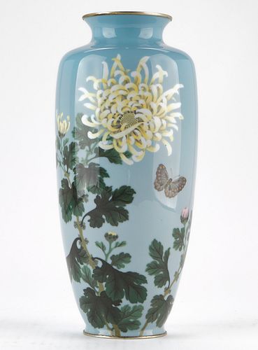 JAPANESE CLOISONNE VASE W CHRYSANTHEMUMJapanese 37f451