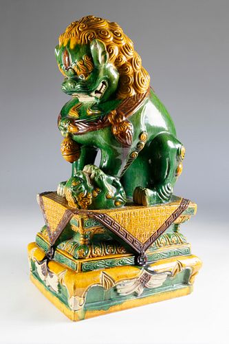 CHINESE CERAMIC FOO LION AND CUBChinese
