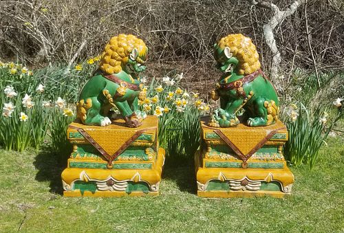 PAIR OF VINTAGE CHINESE CERAMIC