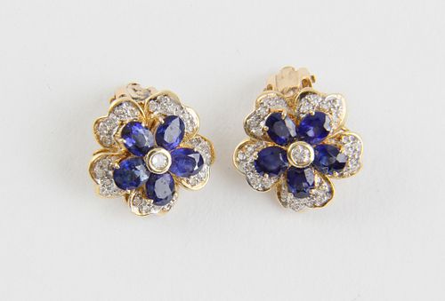 PAIR OF BLUE SAPPHIRE AND DIAMOND 37f5de