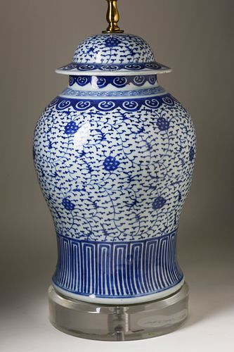 CONTEMPORARY BLUE AND WHITE PORCELAIN 37f7aa