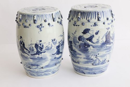 PAIR OF CHINESE BLUE AND WHITE