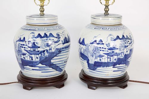 PAIR OF BLUE AND WHITE CANTON STYLE 37f9b7