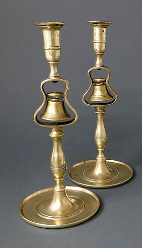 PAIR OF ENGLISH BRASS TAVERN CANDLESTICKSPair 37fa27