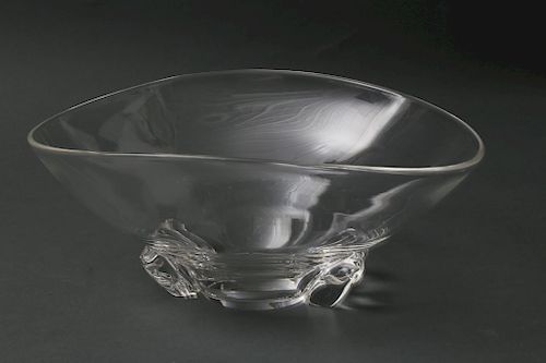 SIGNED STEUBEN CRYSTAL CENTERPIECE