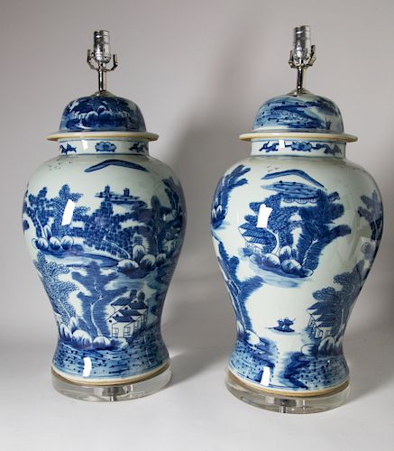 PAIR OF CHINESE BLUE AND WHITE