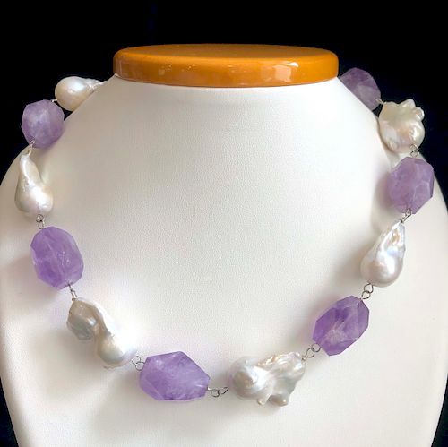 FACETED AMETHYST NUGGET AND WHITE 37fb75