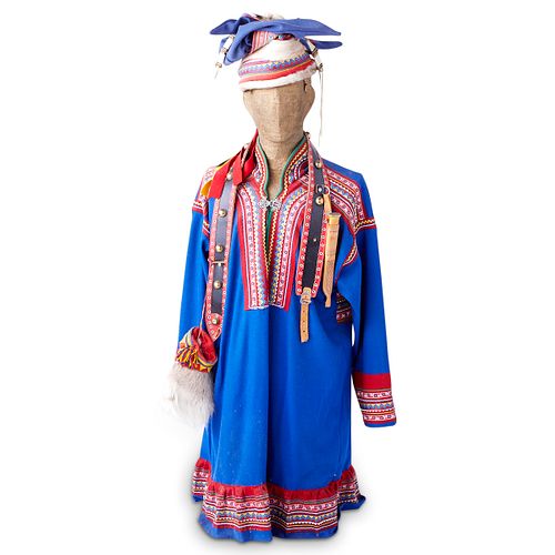 TRADITIONAL SAMI GAKTI CLOTHING 37fb92