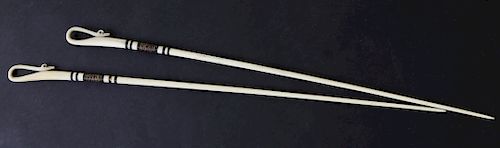 PAIR OF WHALEBONE AND WHALE IVORY 37fc64