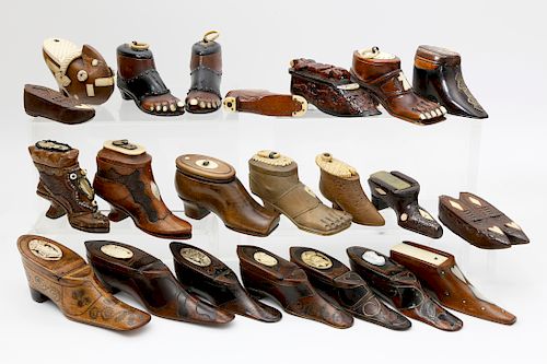 COLLECTION OF 22 NOVELTY SHOE FORM 37fd88