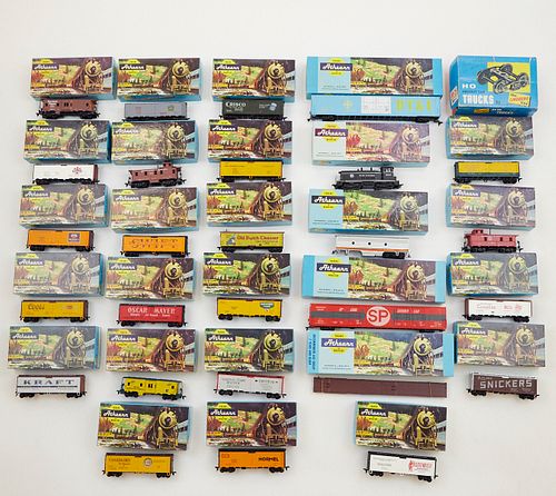 GRP: 39 ATHEARN HO SCALE TRAINS & FREIGHT