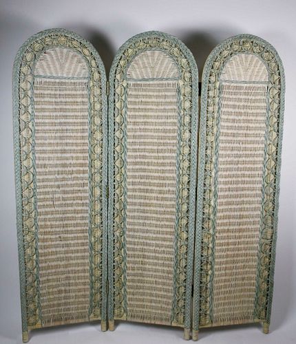 FOLDING THREE PANEL WICKER ROOM