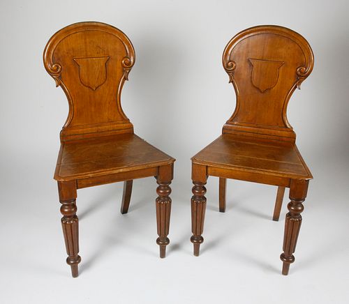 PAIR OF MAPLE ENGLISH HALL CHAIRS  37da66