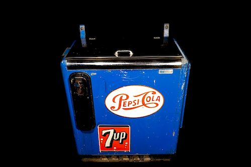 PEPSI COOLER WITH 7UP DECALPepsi-Cola