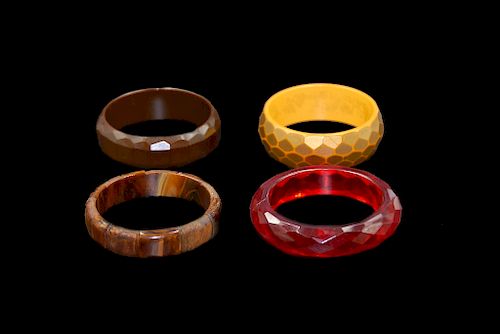 4 FACETED BAKELITE BANGLE BRACELETS4 37dd11