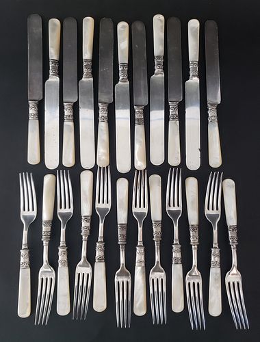 23 PIECE AMERICAN CUTLERY COMPANY MOTHER