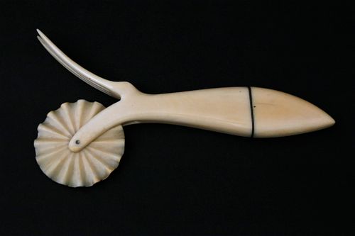 ANTIQUE ALL WHALE IVORY PIE CRIMPER  37df0d