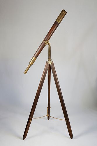 ENGLISH TELESCOPE ON OAK TRIPOD 37df59