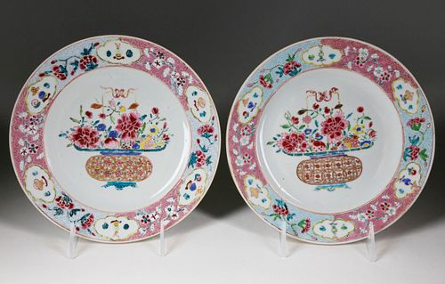 PAIR OF CHINESE EXPORT FAMILLE