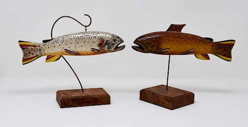 2 WOODEN FISH DECOYS2 wooden fish 37e021