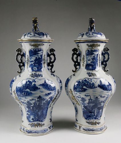 PAIR OF CHINESE EXPORT PORCELAIN