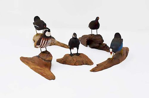 5 WOODEN BIRD CARVINGS ON WOOD 37e066