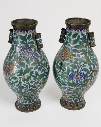 PAIR OF CHINESE ENAMELED CLOISONNE 37e092
