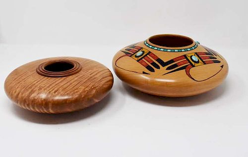 2 DELICATE WOODEN BOWLS2 delicate