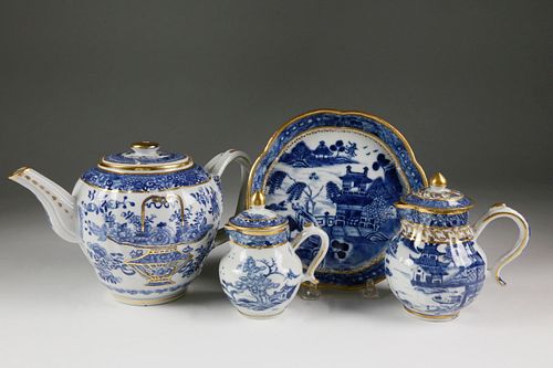 GROUP OF CHINESE EXPORT PORCELAIN