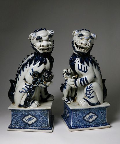 PAIR OF LATE QING BLUE AND WHITE 37e161
