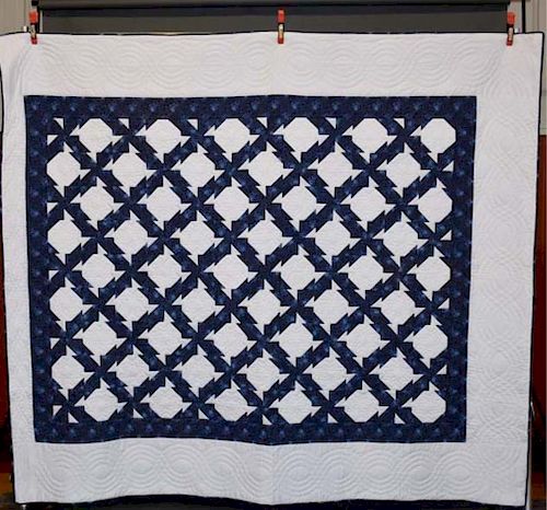 HAND STITCHED AMISH QUILTHand stitched