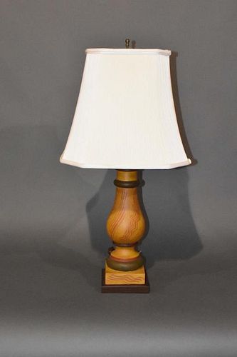 DECORATED WOODEN COLUMN LAMP GUS