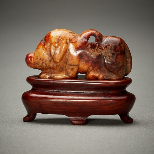 CHINESE CARVED JADE PIG W STANDChinese 37e429