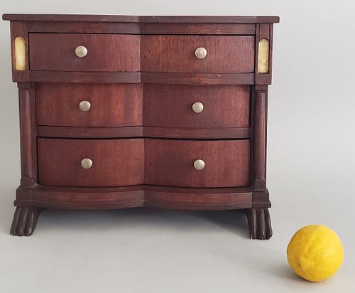 19TH CENTURY SALESMAN SAMPLE CHEST 37e50c