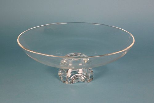 SIGNED STEUBEN CLEAR CRYSTAL FOOTED 37e522