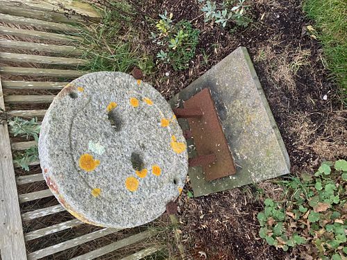 CONCRETE MILLSTONE WHEELConcrete