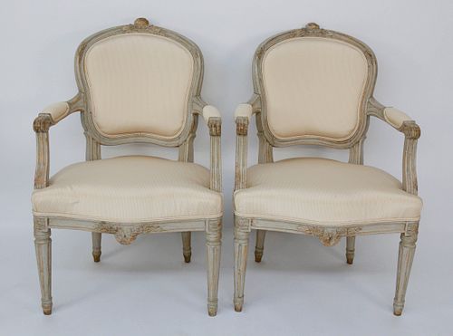 PAIR OF SWEDISH GUSTAVIAN STYLE 37e804