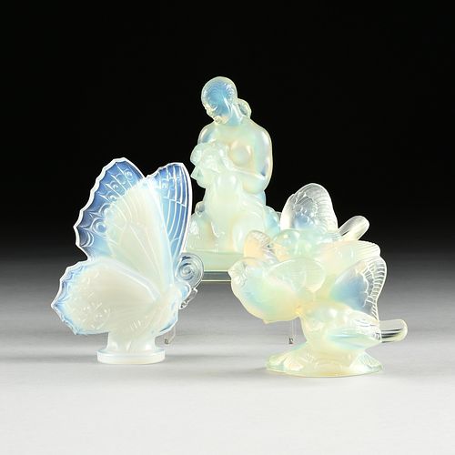 A GROUP OF THREE SABINO GLASS SCULPTURES  38112c