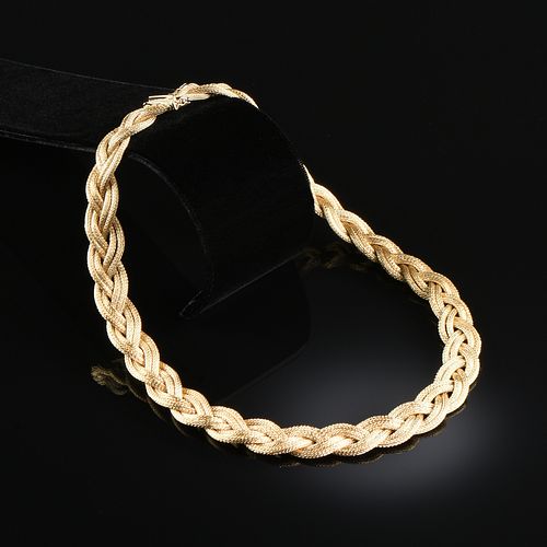 AN 18K YELLOW GOLD GUCCI NECKLACE,AN