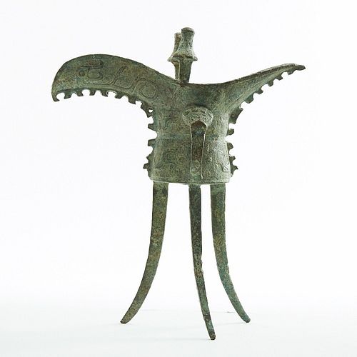 CHINESE ARCHAIC BRONZE TRIPOD JUE