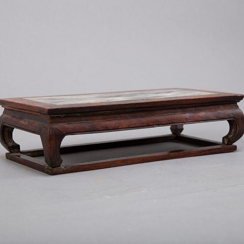 CHINESE EARLY QING HARDWOOD STAND 3812c5
