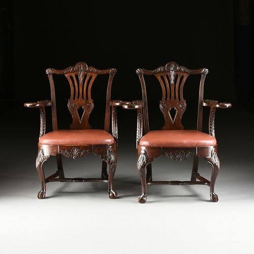 A PAIR OF GEORGE II STYLE CARVED