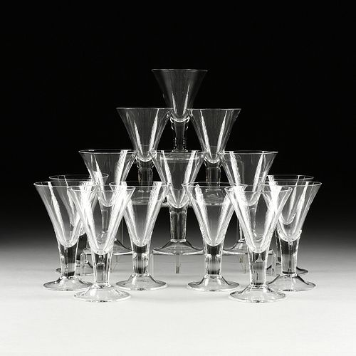 A SET OF FOURTEEN CLEAR SHERRY