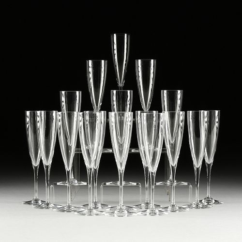 A SET OF EIGHTEEN BACCARAT DOM 381555