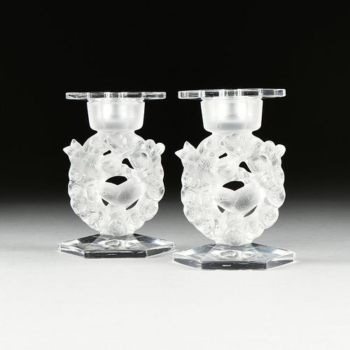 A PAIR OF LALIQUE FROSTED CRYSTAL 38166e