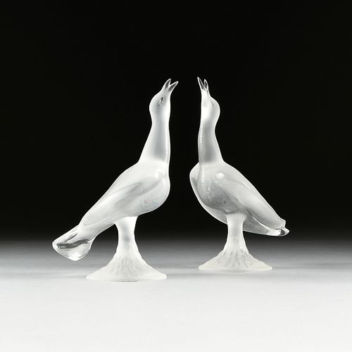 A PAIR OF LALIQUE FROSTED AND CLEAR 381681