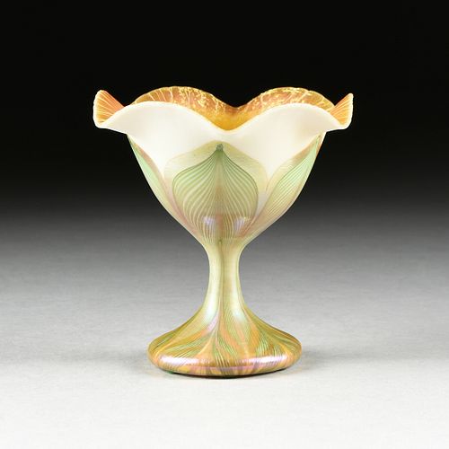 A QUEZAL ART GLASS FOOTED COMPOTE 38169e