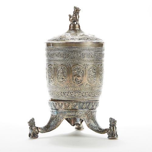 FINE THAI SILVER BETEL NUT OR TEA CONTAINERBottom