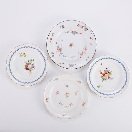 GROUP OF 4 EARLY MEISSEN PLATESGroup