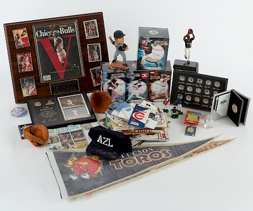 LARGE GROUP OF SPORTS MEMORABILIA 381aec